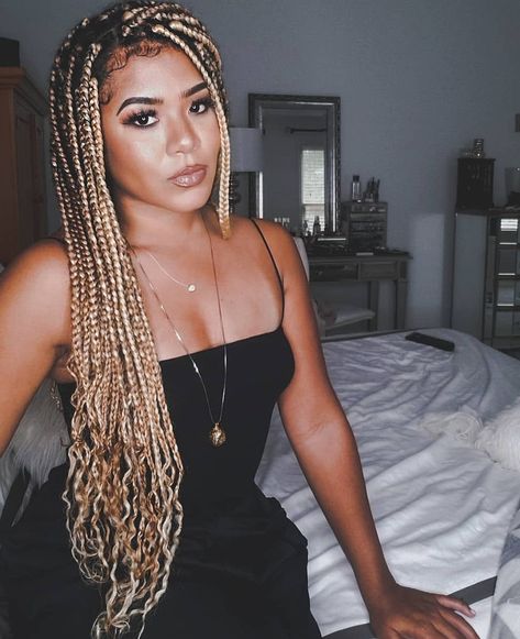 Blond Ombre Box Braids, Blonde And Honey Blonde Box Braids, Blonde Large Box Braids, Blonde Ombré Box Braids, Box Braids Blonde Highlights, Black And Blonde Box Braids Mixed, Blonde Goddess Box Braids, Box Braids Blonde, Hair Bags