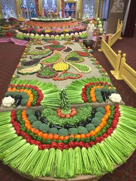 Fruit Buffet, Food Display Table, Appetizer Buffet, Vegetables Food, Amazing Food Decoration, Fruit Displays, Party Food Buffet, Fruit Display, Creative Food Art