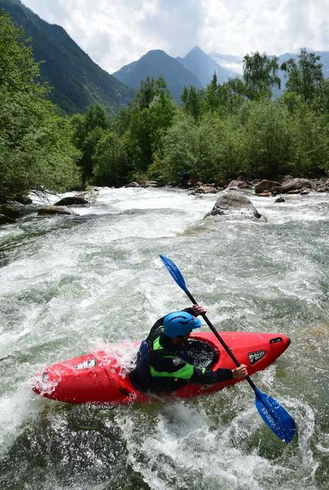 White Water Kayaking, Extreme Kayaking, Kayak Tips, Kayaking Ideas, Kayak For Beginners, White Water Kayak, River Kayaking, Kayaking Tips, Adirondack Park