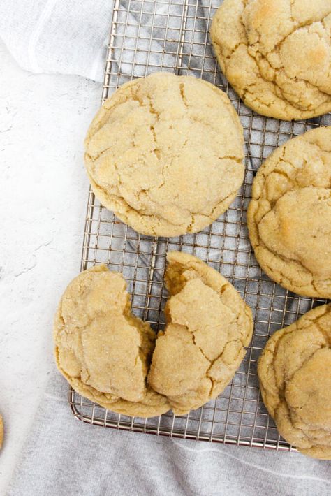 Bakery Style Sugar Cookies, Chewy Sugar Cookie Recipe, Drop Sugar Cookies, High Altitude Baking, Giant Cookie, Vanilla Sugar Cookie, Chewy Sugar Cookies, Big Cookie, Cookies Easy