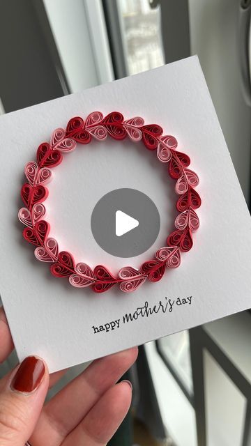 Didi on Instagram: "Make this simple card with me! Can be used for Valentines, Mother’s Day, Birthdays - the possibilities are endless. See below for what is needed: . ✂️ 12 strips of paper for the hearts, 6 in each colour ✂️ 1 strip of paper for the outline ✂️ a quilling tool ✂️ Something circular to trace ✂️ Elmers school glue . #quilling #howto #quillingart #quillingcard #creative #craftidea #crafts" Easy Quilling Birthday Card, Quiling Paper Art Ideas Flowers Easy, Paper Quilling Cards Easy, Quiling Paper Ideas Easy, Easy Quilling Ideas For Beginners, Happy Birthday Cards Diy Easy, Quilling Art Easy, Mother Birthday Gifts Ideas Homemade, Quilling Paper Art Ideas