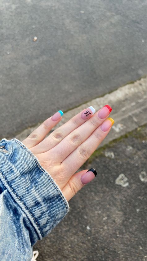 Charles Leclerc Nail Art, Charles Leclerc Inspired Nails, Formula 1 Nails Designs, Charles Leclerc Nails, F1 Nails Designs Ferrari, F1 Nails Designs, Redbull Nails, Formula One Nails, Formula 1 Nail Art