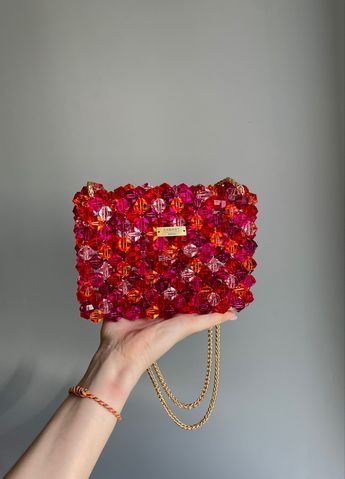 Hand Beaded Bag, Sac Diy, Bead Bag, Beads Craft Jewelry, Diy Bags Patterns, Crystal Bags, Diy Bracelet Designs, Pearl Bag, Girly Bags