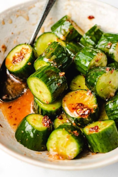 Chinese Cucumber, Cucumber Salad Dressing, Korean Cucumber Salad, Asian Salad Recipe, Korean Cucumber, Spicy Cucumber Salad, Asian Cucumber Salad, Cucumber Salad Recipe, Resep Salad