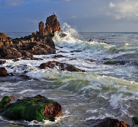 Sea Scapes Photography, Splashing Water Photography, Scary Ocean, Sunset Photography Nature, Sea Scapes, Ocean Waves Painting, Beautiful Beach Pictures, Scenic Photos, Scottish Landscape