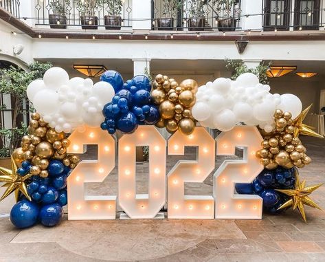 Blue Gold Graduation Decor, End Of Year Party Decorations, Primary Graduation Ideas, Blue Graduation Party Ideas, Year End Party Decoration, Graduation Party Ideas Blue, Georgetown Graduation, Blue And Gold Graduation Party Ideas, Blue And White Graduation Party Ideas