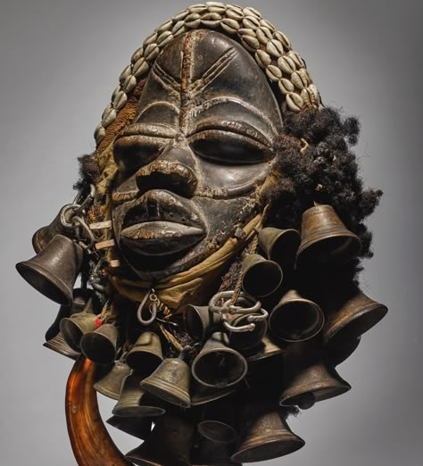 Wè-Guéré Mask, Côte d'Ivoire l  Height of mask: 10 1/2 in (26.7 cm) l Merton D. Simpson collection, New York. Africa Mask, Afrique Art, Afrikaanse Kunst, African Sculptures, Art Premier, African Mask, Afrocentric Art, Masks Art, Africa Fashion