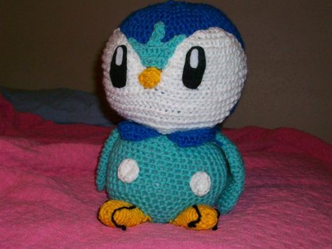 Piplup should end up being 12” tall. As for yarn, I used Red Heart Super Saver with a size G hook, but feel free to use what you want, as long as the stitches are constant. The light blue is called… Disney Crochet Patterns, Crochet Pokemon, Pokemon Craft, Diy Yarn, Crochet Chain, Loom Bands, Yarn Diy, Bee Design, Crochet Dolls