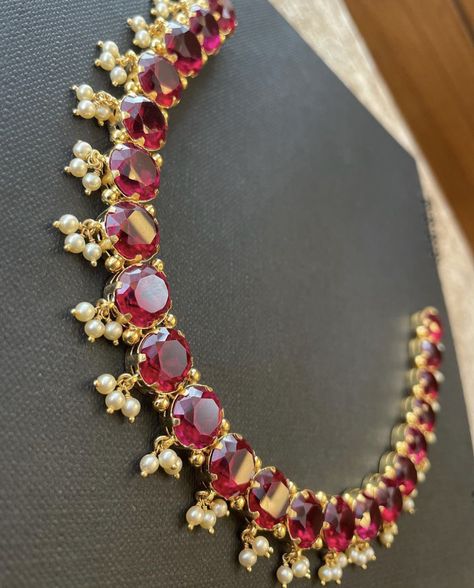 Stone Pendent Designs, Ruby Necklace Indian Gold, Beads Jewellery Indian, Red Beads Jewellery, Ruby Chains, Ruby Necklace Indian, Pendent Designs, Ruby Necklace Designs, Temple Jewellery Earrings