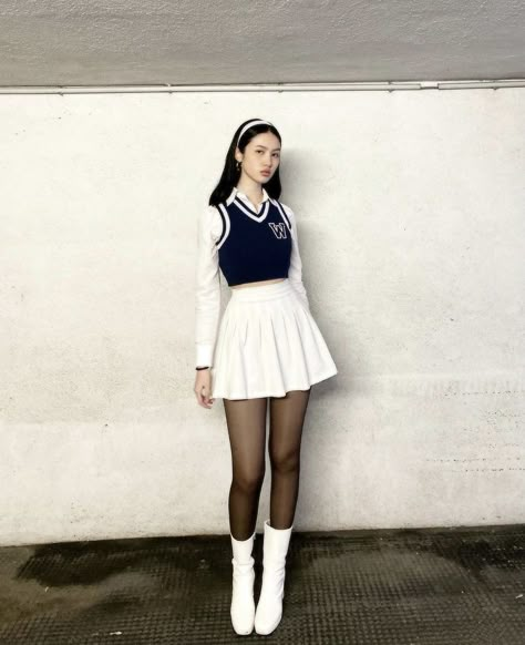 Follow me for more :) Prep School Outfits, Tennis Skirt Outfit Aesthetic, College Looks, Pleated Tennis Skirt, Edgy Outfits, Tennis Skirt, Korean Outfits, Teen Fashion Outfits, Looks Vintage