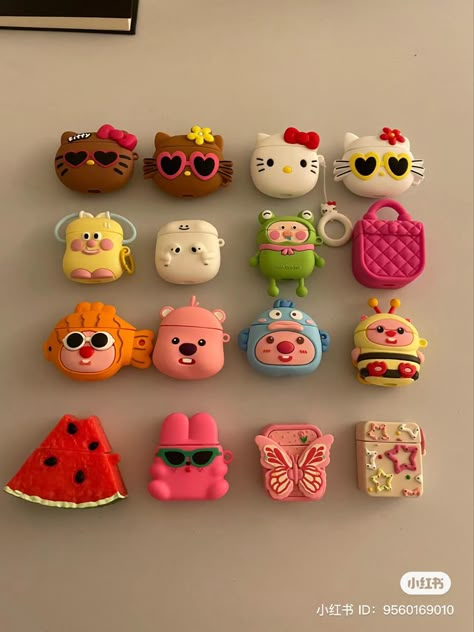 Clay Airpod Case, Earbud Case Painting, Airpods Case Aesthetic, Kawaii Airpods, Y2k Airpods Case, Sanrio Airpods Case, Anime Airpods Case, Fashion Trend Pattern, Emo Accessories