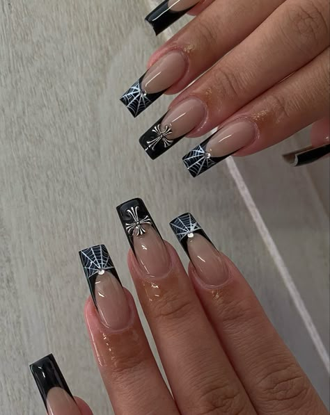 Halloween Nails With Charms, Almond Nails With Charms, Black Nails With Charms, Black Acrylic Nail Designs, Acrylic Nail Designs Coffin, Black Acrylic Nails, Fantasy Nails, Wow Nails, Homecoming Nails