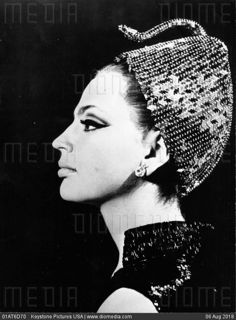 Sequin Hat, Italian Actress, National Portrait Gallery, Film Producer, Portrait Gallery, Commercial Photographer, Famous Women, Fashion Books, Marbella