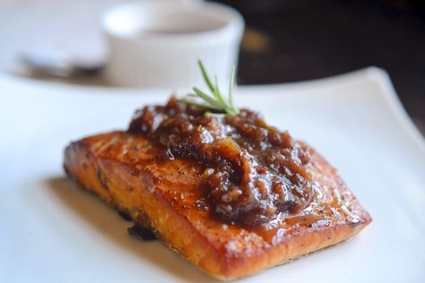 Cedar planked salmon with bacon onion jam Bacon Onion Jam, Bacon Jam Recipe, Plank Salmon, Cedar Plank Salmon, Honey Salmon, Onion Jam, Dinner For 2, Cedar Planks, Bacon Jam