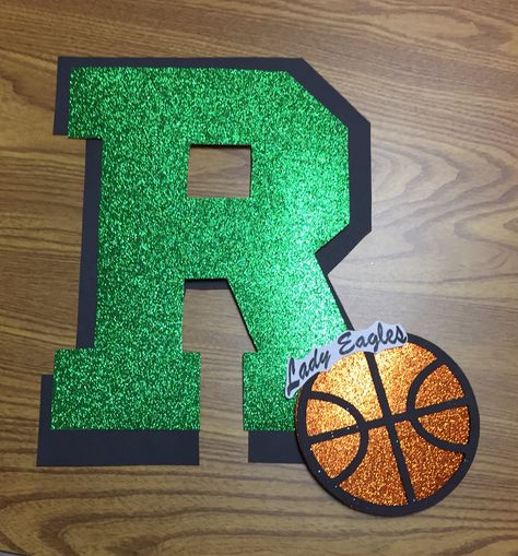 Locker Tags Ideas, Volleyball Locker Tags, Football Lockerroom, Locker Decorations For Sports, Basketball Locker Signs, Sports Locker Decorations, Volleyball Locker Signs, Basketball Locker Decorations, Volleyball Locker Decorations