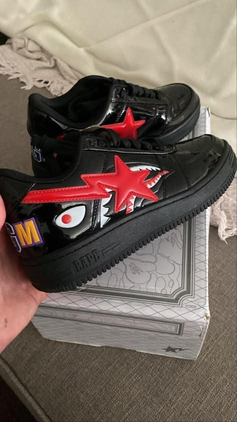 Black Bapestas Outfit, Bapesta Shoes, Bape Shoes, Pretty Sneakers, Expensive Shoes, Trendy Shoes Sneakers, Pretty Shoes Sneakers, All Nike Shoes, Nike Shoes Jordans