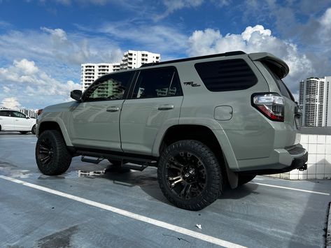 Four Runner Toyota, Ford Runner, 2022 4runner, Lifted 4runner, Toyota Sequioa, Toyota Runner, Four Runner, 4runner Mods, Toyota 4runner Trd