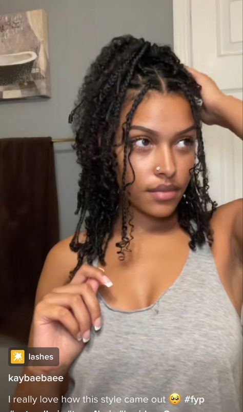 Mini Bohemian Braids, Boho Mini Braids, Mini Boho Braids, Natural Hair Boho Braids, Boho Braids Natural Hair, Goddess Braids Natural Hair, Mini Braids, Natural Hair Woman, Braids Natural Hair