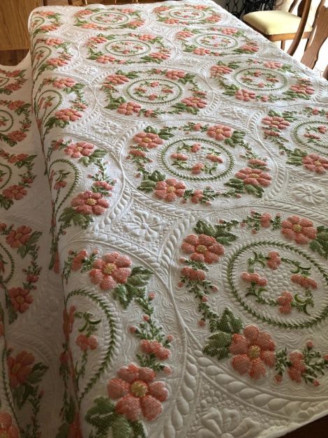 Antique Quilts Patterns, Quilting Stitches, Embroidery Quilt, Patchwork Ideas, Vintage Quilts Antiques, Appliqué Quilts, Freemotion Quilting, Longarm Quilting Designs, Hanging Quilts