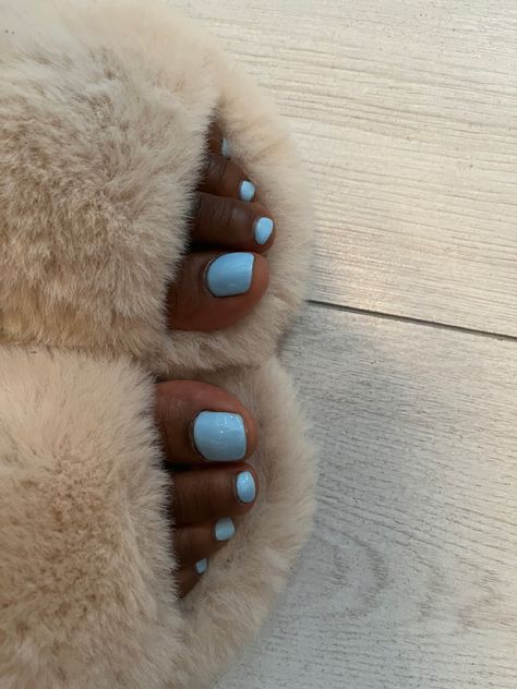 Blue painted toe nails in cream fluffy sliders Pedicure Blue Toenails, Light Blue Pedicure Toes, Shellac Toes, Blue Pedicure, Blue Nail Color, Gel Toe Nails, Toe Nail Color, Pretty Toe Nails, Gel Toes