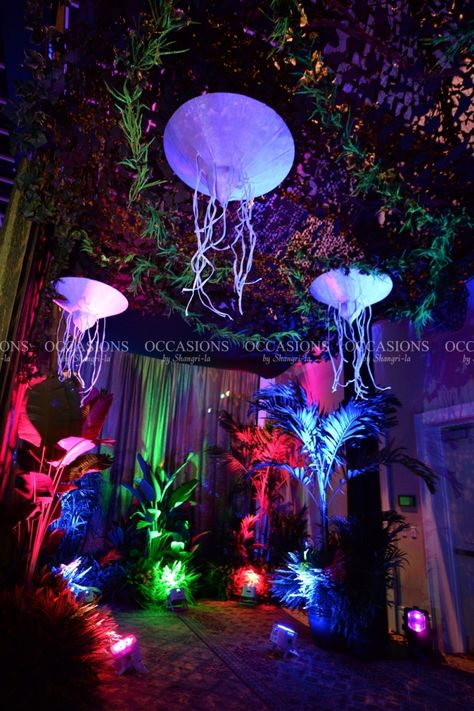 Avatar Tunnel Avatar Room Decor, Futuristic Party Theme, Avatar Room, Futuristic Party, Avatar Theme, Techno Party, Neon Jungle, Galaxy Theme, Prom Theme