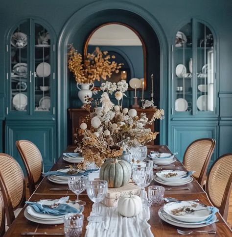 There is something about blue Fall decor that I just love!! I just am a huge blue color person and always love when it is used in different holiday decorating. 📸https://thestyledabode.com/blue-fall-dining-table-decor-ideas/ #bluefalldecor #militarywife #fall #farmhousestyle Fall Dinner Table Decor, Fall Dining Table Decor Ideas, Dining Table Decor Ideas, Interior Styles Guide, Fall Dining Table Decor, Blue Linen Napkins, Blue Fall Decor, Fall Dining Table, Autumn Dining