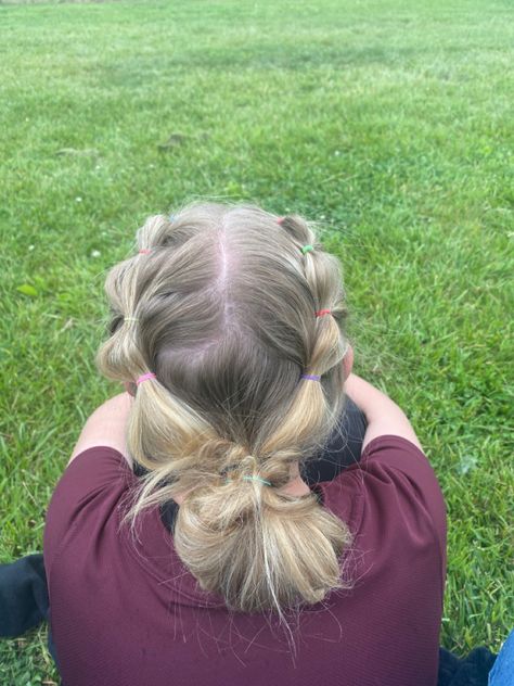 Easy Bubble Braid Hairstyles For Sports, Bubble Braids Into Buns, Bubble Braid Bun, Marching Band Hairstyles, Camp Hairstyles, Sporty Hair, Hair Stules, Easy Hairstyles For Kids, Braid Bun