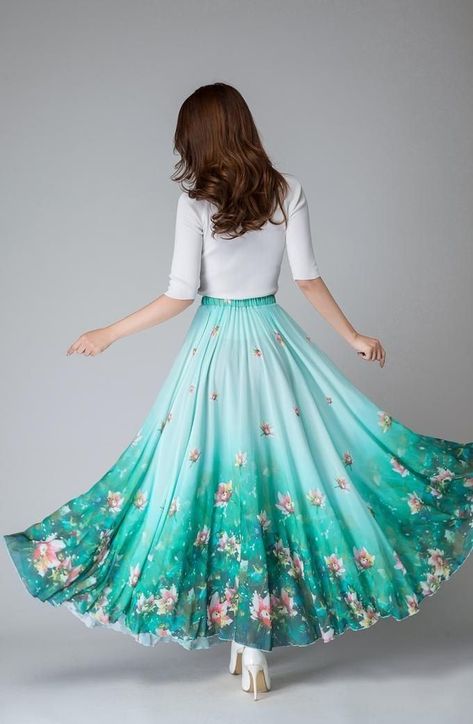 Flowered Skirt Outfit, Skirt Chiffon, Long Green Dress, Long Skirt Fashion, Chiffon Maxi Skirt, Skirts Long, Wedding Skirt, Long Dress Design, Party Rock