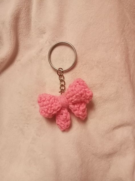 Pink Crochet Keychain, Ribbon Crochet Keychain, Simple Crochet Keychain, Matching Crochet Ideas, Crochet Mini Keychain, Coquette Crochet Ideas, Bag Keychain Aesthetic, Keychain Crochet Ideas, Coquette Keychain