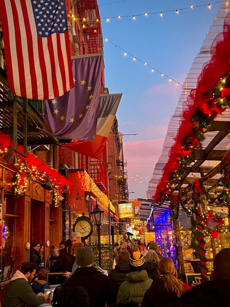 New York Little Italy, Sunset Photo Ideas, Little Italy Nyc, Band Trip, Summer Moodboard, San Gennaro, New York Vibes, Art Final, City Sunset