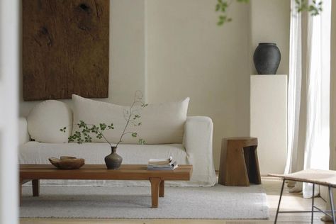 Japandi Style Interior Design, Santa Margherita, Minimalist Home Interior, Japandi Style, Table Stool, Chair Decorations, Slipcovered Sofa, Tea Table, Entertaining Guests