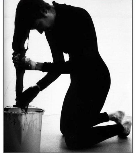 janine Antoni Janine Antoni, Narrative Photography, Hair Photography, Calligraphy Ink, Performance Artist, Feminist Art, Art Base, Land Art, Mark Making