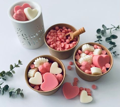 Valentine Wax Melts, Wax Melt Aesthetic, Wax Melts Packaging Ideas, Wax Melts Packaging, Diy Wax Melts, Homemade Scented Candles, Electric Wax Warmer, Wax Tablet, Handmade Wax Melts