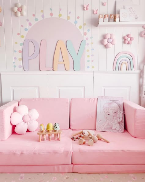 Girl Play Room Idea, Girls Play Room Idea, Girl Playroom Ideas Toddler, Girls Playroom Decor, Pastel Playroom Ideas, Baby Girl Playroom Ideas, Play Room Girls Kids, Kids Playroom Wall Ideas, Girly Playroom Ideas