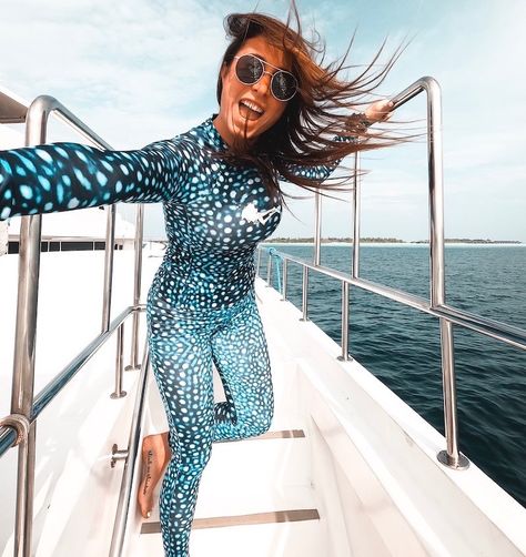 Where to get women's whale shark wetsuits, rash vests and leggings - Scuba Diving Website for Women Wetsuit Aesthetic, Dive Bar Outfit, Diving Logo, Shark Cage Diving, Diving Wetsuits, Women's Diving, Diving Helmet, Shark Diving, Best Scuba Diving