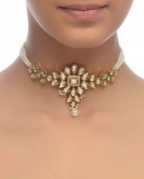 2.Choker but Indian-5 Imitation Jewelry to Buy for this Wedding Season Choker Necklace Designs, Antique Jewelry Indian, Pearl Choker Necklace, Jewelry Design Necklace, Classic Jewelry, Pearl Choker, Traditional Jewelry, Gold Jewelry Fashion, Jewelry Patterns