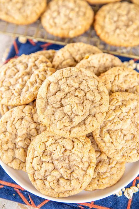 Lunch Lady Oatmeal Cookies – easy and delicious cookie recipe from your childhood. Crispy on the outside and soft on the inside. All you need is a glass of milk and you are set! Butter, shortening, sugar, eggs, vanilla, flour, baking soda, salt, cinnamon, cloves, nutmeg, and oatmeal. Can freeze the cookie dough for a quick treat later! This recipe makes a lot of cookies – great for parties, bake sales, potlucks, and your holiday cookie tray. Oatmeal Cookies Easy, Best Oatmeal Cookies, School Lunch Recipes, Cafeteria Food, Quick Treats, Plain Chicken, Cookies Easy, Lunch Lady, Best Oatmeal