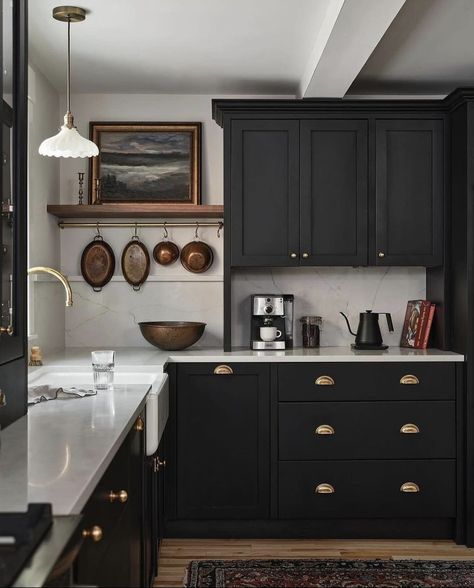 Small Tudor Kitchen, Tudor Home Kitchen, Moody European Interiors, Black Stove Kitchen, Gothic Farmhouse Kitchen, Moody Vintage Kitchen, Black Counter Kitchen, Moody Traditional Decor, Small Moody Kitchen