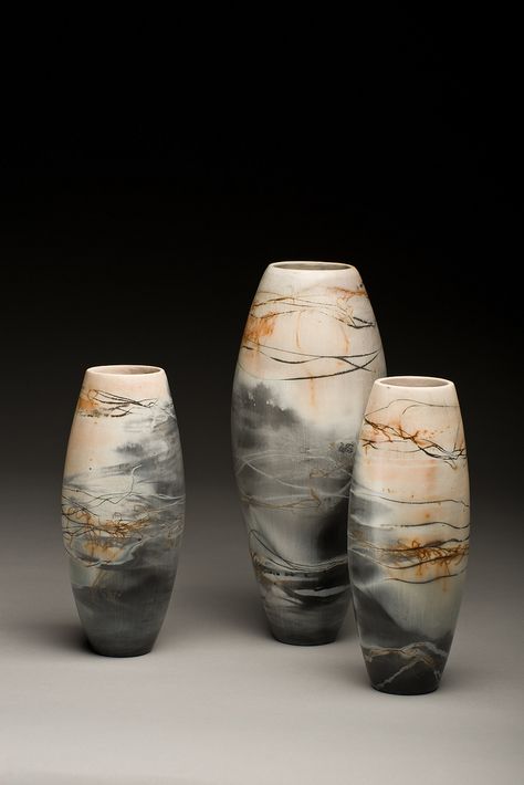 Fire Pots, Vase Deco, Sculptures Céramiques, Raku Ceramics, Ceramic Artwork, Raku Pottery, Ceramics Ideas Pottery, Keramik Vase, Sgraffito