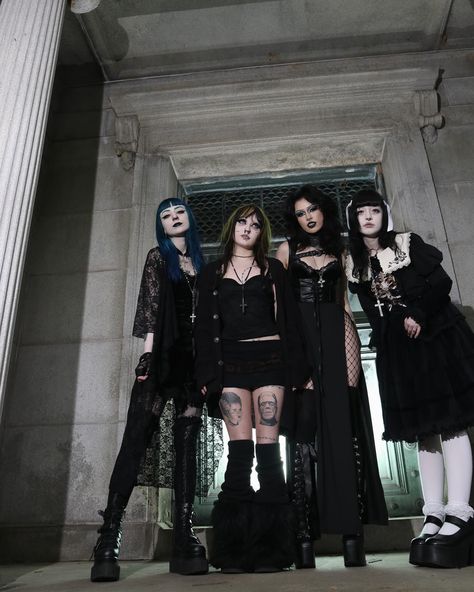 Goths at the cemetery 🪦🕯️⚰️ 📸: @misanthropianarcissus 🖤 Goth Face Claim, Outfits Goth, Arte Punk, Face Claims, Character Design Inspiration, Cemetery, Character Design, Design Inspiration, Quick Saves