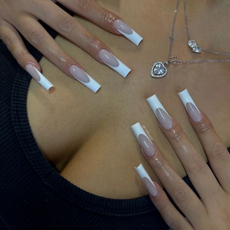 Medium To Long Nails, Basic Long Nails, French Tip Acrylic Nails Long, Long Baddie Nails, Baddie Nails, Baby Nails, French Tip Acrylic Nails, Classy Acrylic Nails, Dope Nail Designs