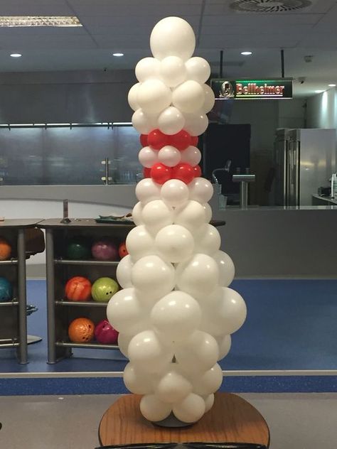 Bowling Alley Party, Bowling Party Themes, Bowling Party Decorations, Bowling Pin Crafts, Bowling Ball Yard Art, Bowling Birthday Party, Bowling Birthday, Balloon Creations, Bowling Party