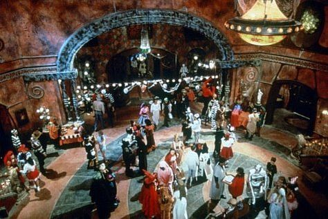 The Harvey Mansion from the movie Casper (1995.) I always thought the floor swirl pattern was so awesome. Casper Film, Whipstaff Manor, Casper Movie, Casper 1995, Casper Ghost, Halloween Club, Casper The Friendly Ghost, Universal Studios Hollywood, Friendly Ghost