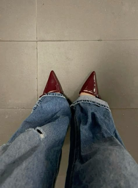 Heels Baggy Jeans, Red Heels Outfit, Coloured Heels, Dark Red Cherry, Red Shoes Outfit, Autumn Shopping, Heels Aesthetic Outfit, Heels Aesthetic, Jeans With Heels