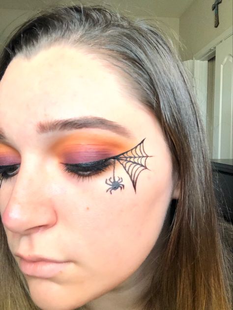 Witch Makeup Kids Easy, Spider Makeup Kids, Easy Witch Makeup For Kids, Kids Spider Makeup, Spider Makeup Halloween Easy, Cobweb Face Paint, Witch Makeup Ideas For Kids, Spider Makeup Easy, Spider Web Eyeliner Easy