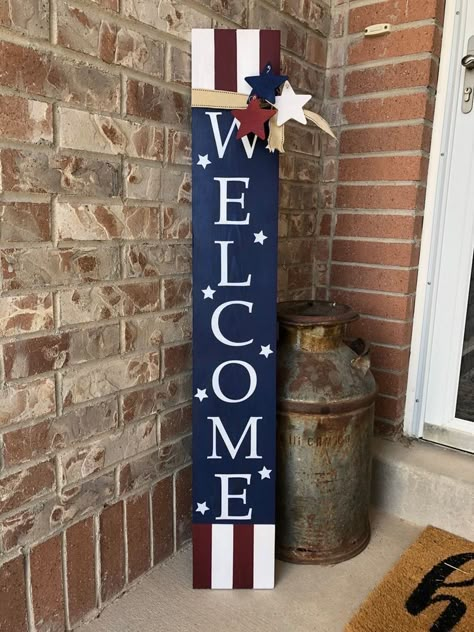 Patriotic Porch, Porch Halloween, Americana Crafts, 4th July Crafts, Door Signs Diy, Wooden Welcome Signs, Front Porch Signs, Signs Diy, Porch Welcome Sign