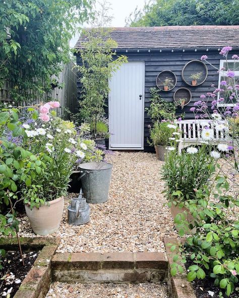 Courtyard Gardens Design, Cottage Garden Design, Gravel Garden, Garden Rooms, Garden Centre, Charming Garden, Potting Shed, Small Garden Design, Courtyard Garden