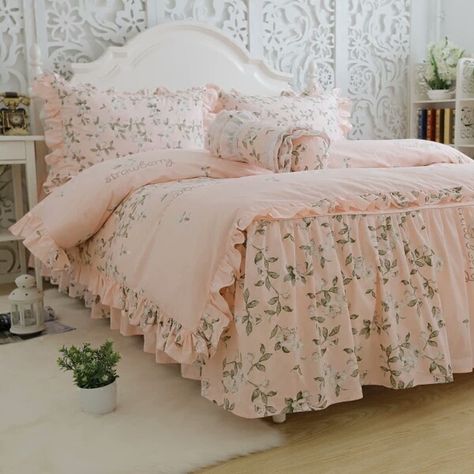 Online Shop Pure White Cotton Korean Style Luxury Princess Wedding Home Beding 4pcs Sets Super king size Duvet cover Ruffle Bedskirt Bedding | Aliexpress Mobile Shabby Chic Decor Living Room, Chic Bedding, Slaap Lekker, Full Bedding Sets, Shabby Chic Bedding, Shabby Chic Bedrooms, Luxury Bedding Sets, King Bedding Sets, Queen Bedding Sets