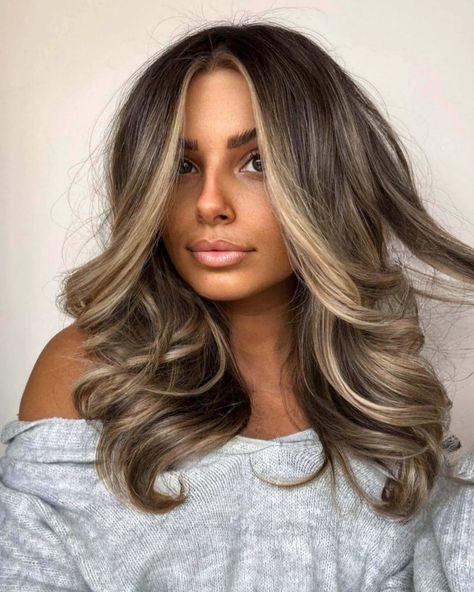 28 Balayage Hair Creation Ideas to Make You Shine Front Balayage, Long Brunette Hair, Color Balayage, Brunette Hair With Highlights, Dyed Blonde Hair, Face Frame, Long Brunette, Dark Hair With Highlights, Brown Hair With Blonde Highlights