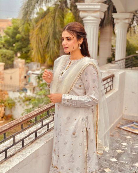 Hira Mani (@hiramaniofficial) • Instagram photos and videos Hira Mani, Pakistan Dress, Janhvi Kapoor, Elegant Saree, Pakistani Actress, Hijabi Fashion, Pakistani Wedding, Girls Dpz, Kurti Designs